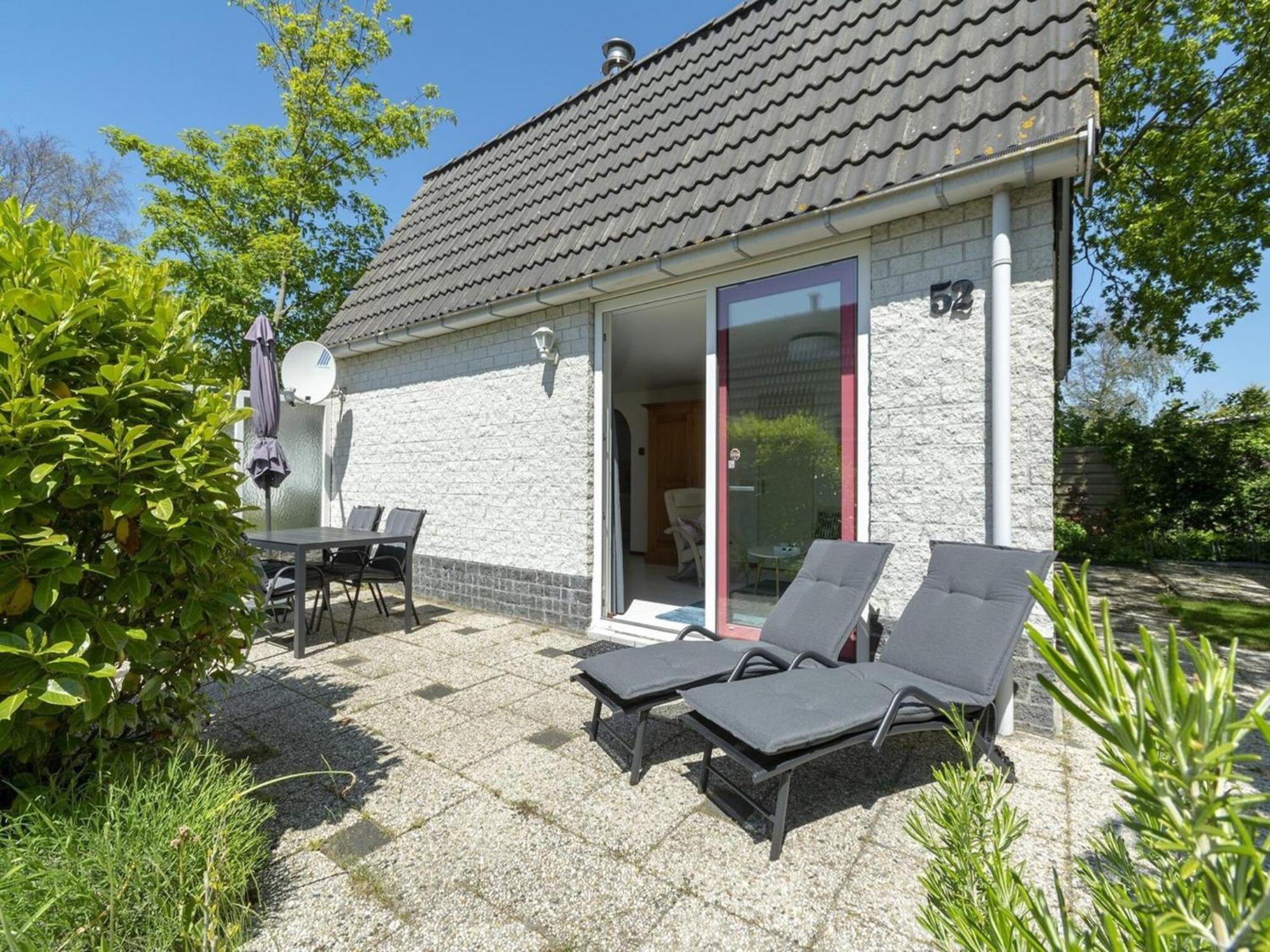 Holiday Home With Pool By The Sea Sint Maartensvlotbrug エクステリア 写真